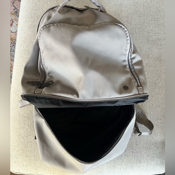 Lululemon city adventurer backpack - Picture 5 of 9